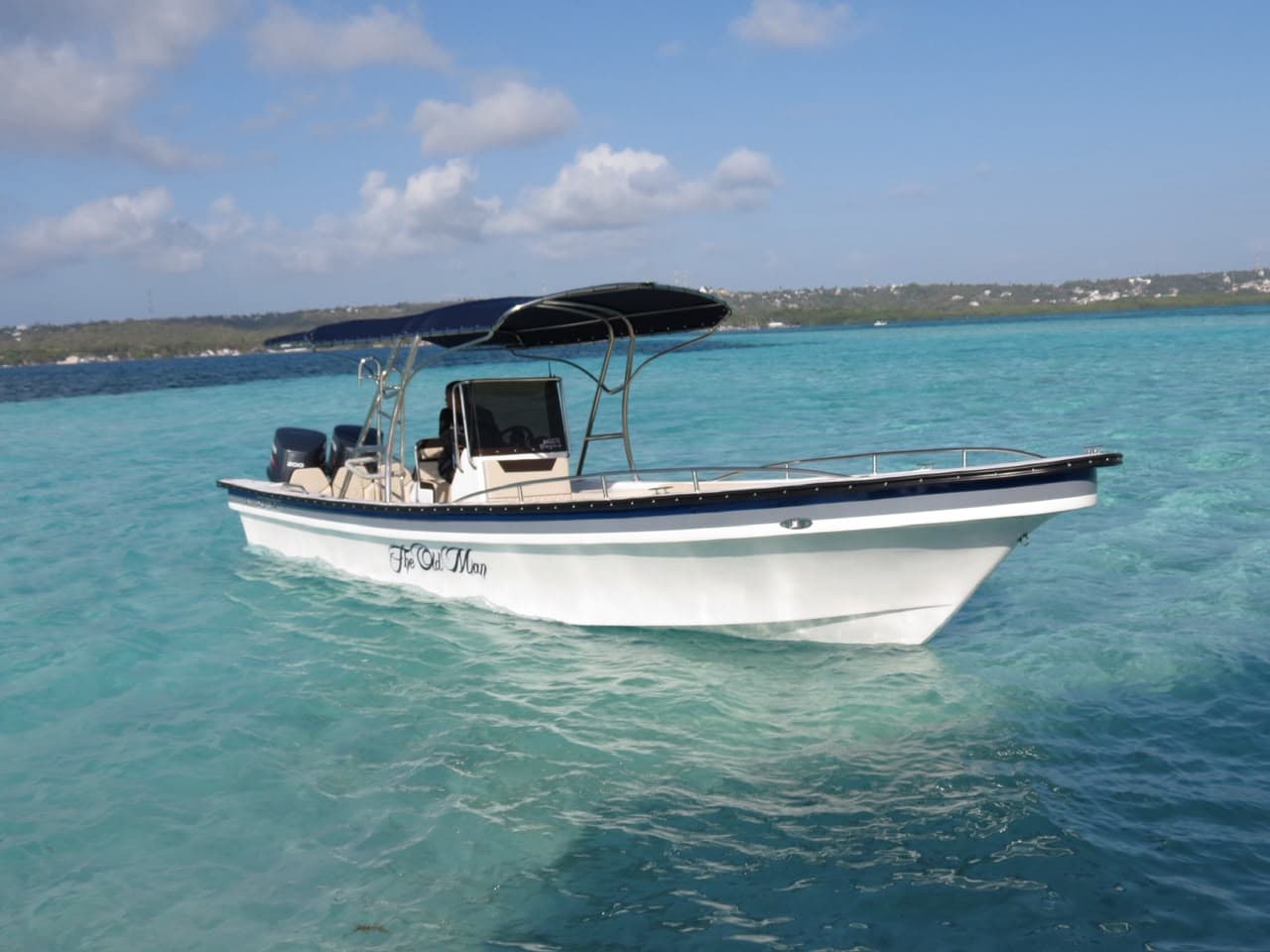 Experiencia privada en lancha en San Andrés - Imagen 1